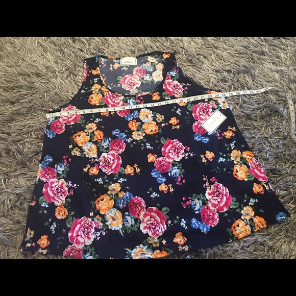 MAUVE Navy Blue/Floral Silky Flowing Tank Top🌸🌹 - Picture 6 of 6